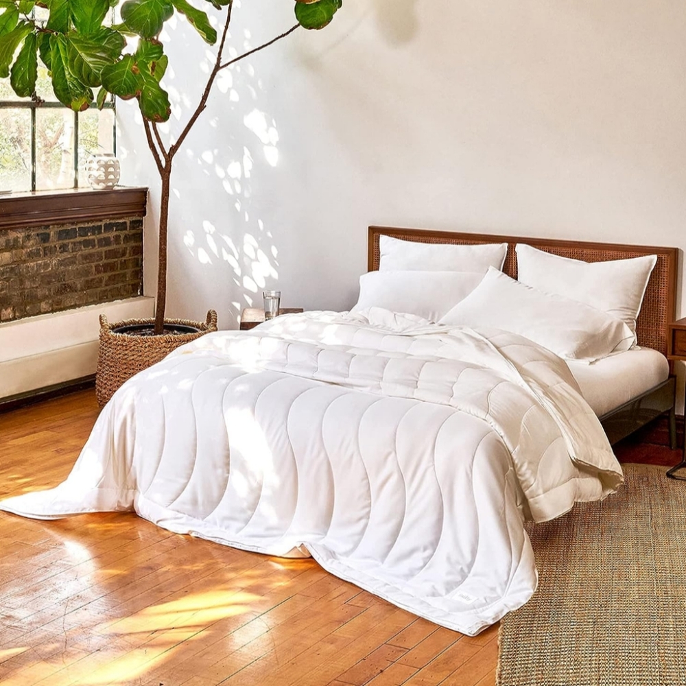 Buffy Bedding Breeze Comforter King White Down Alternative 300 Thread Count New